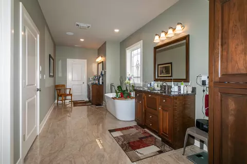 Entry Way - 11033 E Timmons Rd, Centralia, MO 65240 photo 2 of 5