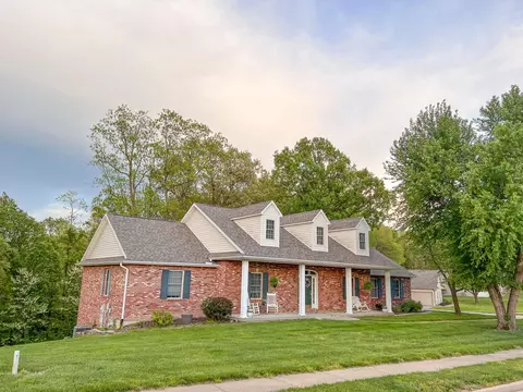 1008 Oregon Trl, Boonville, MO 65233