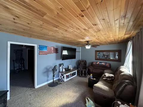 214 Hudson Ave, Hallsville, MO 65255