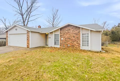 601 N Shenandoah Dr, Columbia, MO 65201