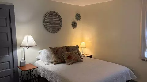 Bedroom - 602 High St, Arrow Rock, MO 65320 photo 2 of 3