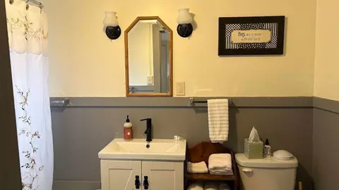 Bath - 602 High St, Arrow Rock, MO 65320 photo 1 of 1