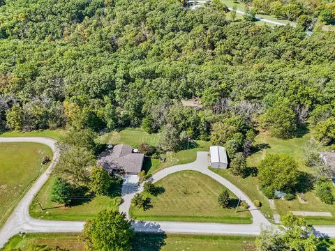 16751 S Palis Nichols Rd, Hartsburg, MO 65039