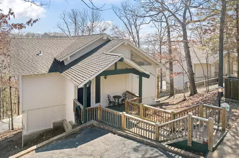 288 Bent Shadow Ln, Osage Beach, MO 65065