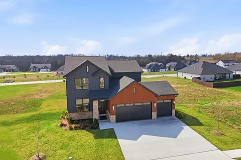 5760 Kingfisher Dr, Ashland, MO 65010