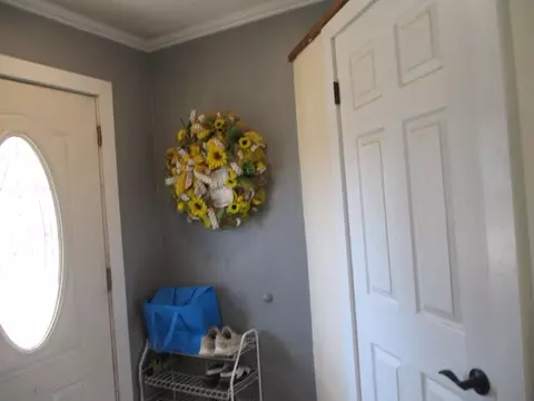 Entry Way - 903 E Jackson St, Mexico, MO 65265 photo 3 of 3