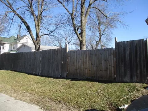 Exterior - 903 E Jackson St, Mexico, MO 65265 photo 3 of 7