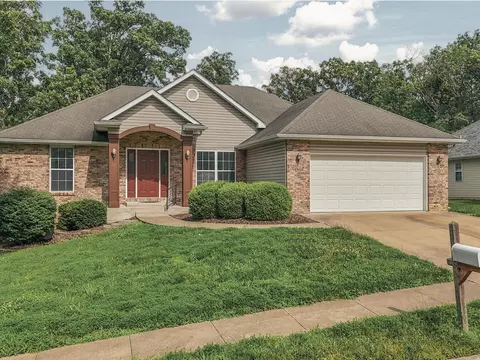 606 Adens Woods Ct, Columbia, MO 65201