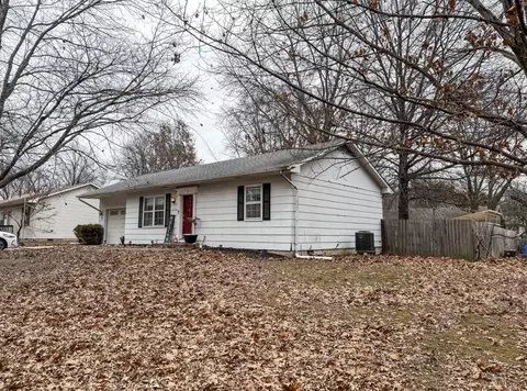 1830 W Amos Dr, Columbia, MO 65203