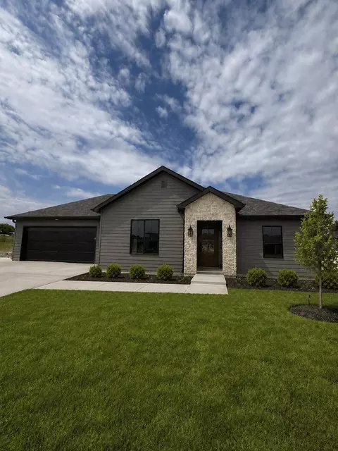 5737 Kestrel Lp Lp, Columbia, MO 65202
