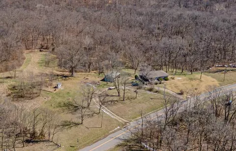 1988 Highway F, Clifton Hill, MO 65244
