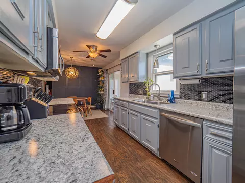 218 Crest Dr, Moberly, MO 65270 photo 6