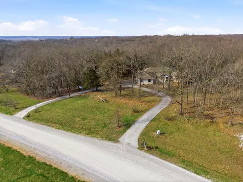 2615 S Lizzie Ln, Rocheport, MO 65279