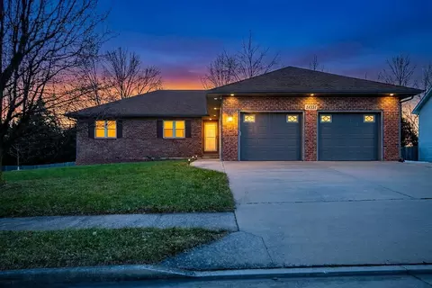14331 Ontario Dr, Hallsville, MO 65255