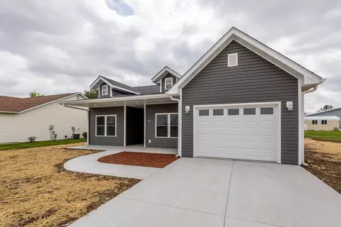 300 Redbud Rd, Vandalia, MO 63382