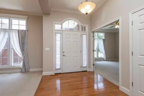 Entry Way - 1232 Ryan Dr, Centralia, MO 65240 photo 2 of 4