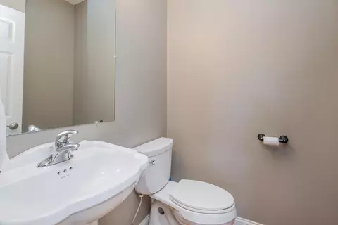 Bath - 1232 Ryan Dr, Centralia, MO 65240 photo 4 of 6