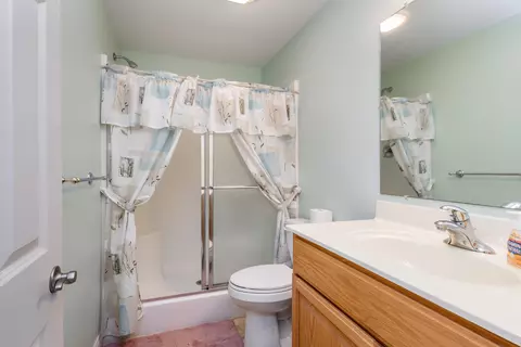 Bath - 1232 Ryan Dr, Centralia, MO 65240 photo 6 of 6