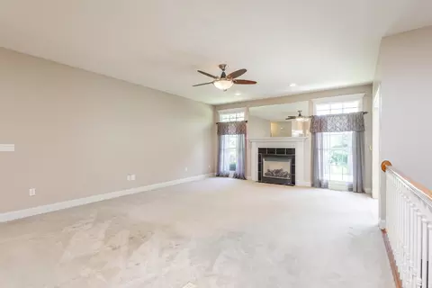 Living - 1232 Ryan Dr, Centralia, MO 65240 photo 2 of 8