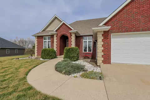 Exterior - 1232 Ryan Dr, Centralia, MO 65240 photo 2 of 4