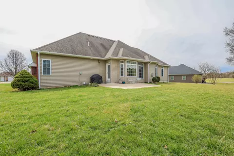 Exterior - 1232 Ryan Dr, Centralia, MO 65240 photo 4 of 4