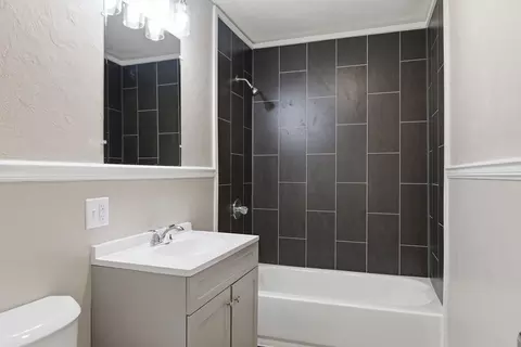 Bath - 10 Wonneman Cir, Mexico, MO 65265 photo 2 of 2