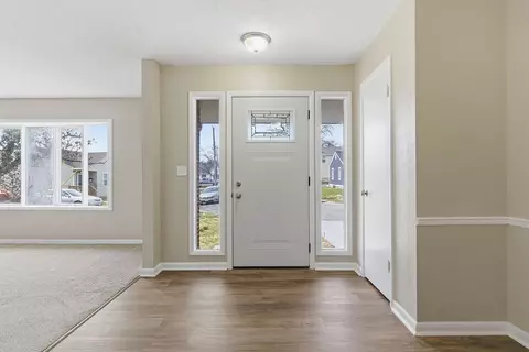 Entry Way - 10 Wonneman Cir, Mexico, MO 65265 photo 1 of 4