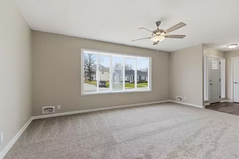 Living - 10 Wonneman Cir, Mexico, MO 65265 photo 5 of 6