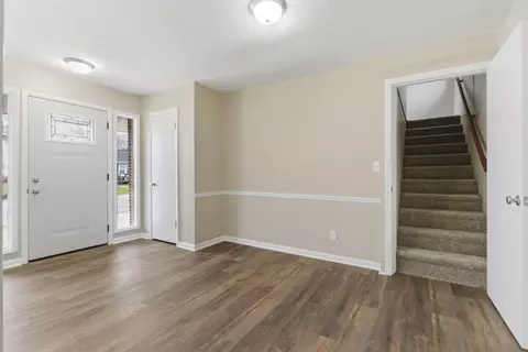 Entry Way - 10 Wonneman Cir, Mexico, MO 65265 photo 3 of 4
