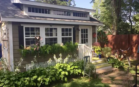 Exterior - 418 Main St, Arrow Rock, MO 65320 photo 5 of 9