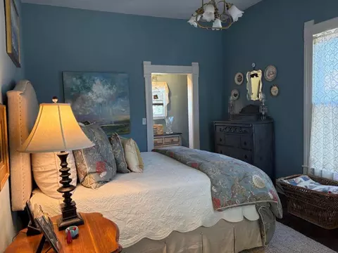 Bedroom - 418 Main St, Arrow Rock, MO 65320 photo 1 of 4