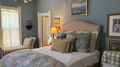 Bedroom - 418 Main St, Arrow Rock, MO 65320 photo 3 of 4
