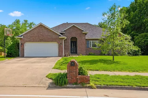 3806 Grant Ln, Columbia, MO 65203