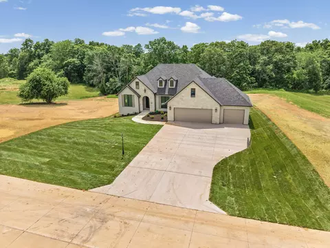 8533 S Lagos Dr, Columbia, MO 65201
