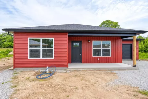 1338 E Bias Ln, Centralia, MO 65240 photo 2