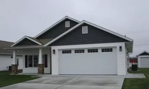800 N Barela Cir, Centralia, MO 65240