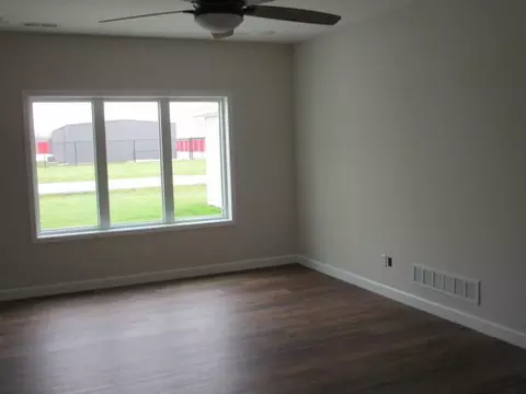 Living - 808 N Barela Cir, Centralia, MO 65240 photo 1 of 4