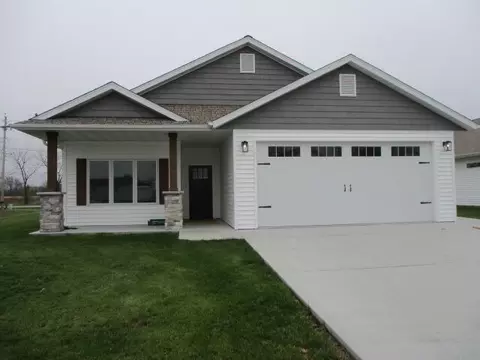 Exterior - 808 N Barela Cir, Centralia, MO 65240 photo 3 of 5