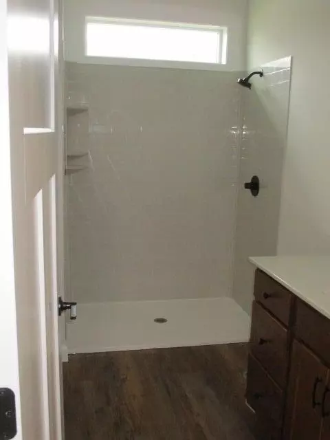 Bath - 808 N Barela Cir, Centralia, MO 65240 photo 2 of 2