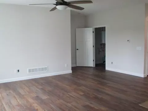 Living - 808 N Barela Cir, Centralia, MO 65240 photo 3 of 4