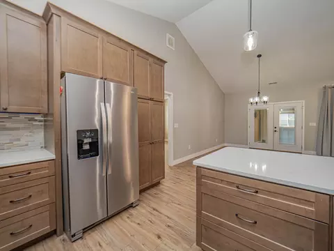 Kitchen - 2105 Vinny Ave, Moberly, MO 65270 photo 4 of 5