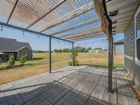 Exterior - 2105 Vinny Ave, Moberly, MO 65270 photo 6 of 8