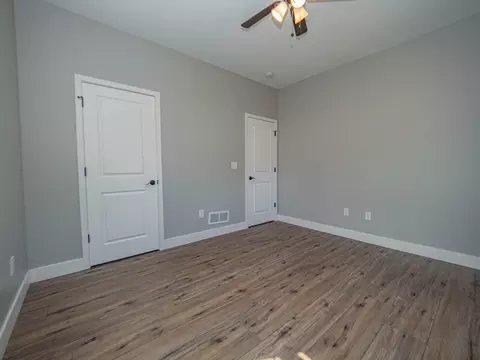 Bedroom - 2105 Vinny Ave, Moberly, MO 65270 photo 5 of 7