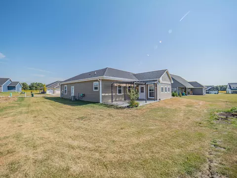 Exterior - 2105 Vinny Ave, Moberly, MO 65270 photo 7 of 8