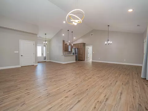 Living - 2105 Vinny Ave, Moberly, MO 65270 photo 5 of 8