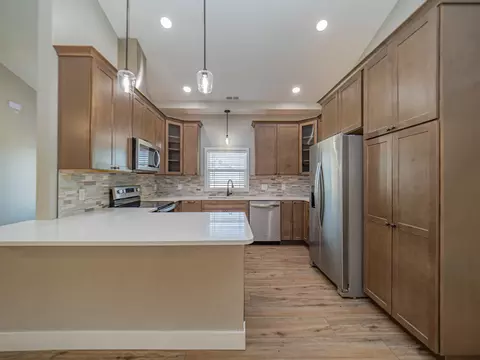 Kitchen - 2105 Vinny Ave, Moberly, MO 65270 photo 2 of 5