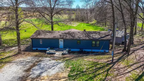 2500 W Blakemore Rd, Sturgeon, MO 65284