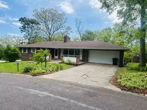 2 Herring Dr, Fulton, MO 65251