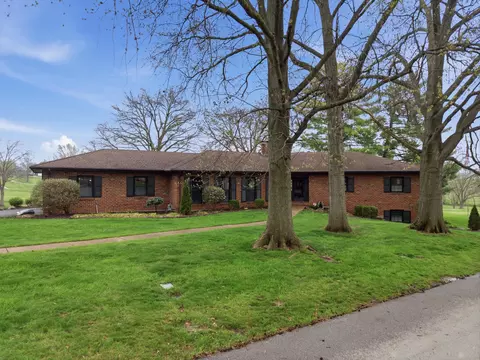 2215 S Country Club Dr, Columbia, MO 65201