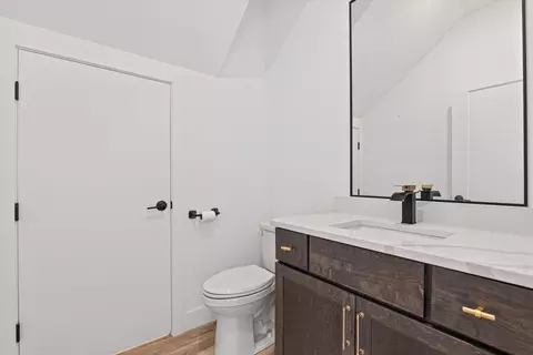 Bath - 4809 Maple Leaf Dr, Columbia, MO 65201 photo 4 of 7